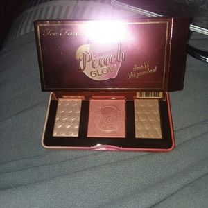 Too faced sweet peach glow